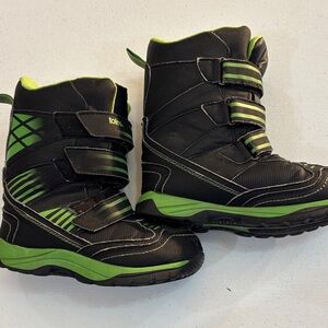 Totes Kids Black and Lime Green Snow Boots